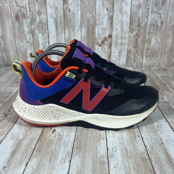 New balance bottle v4  trail shoes‎ Womens 9.5 - Picture 1 of 8